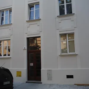 Kujawska 10 Apartment